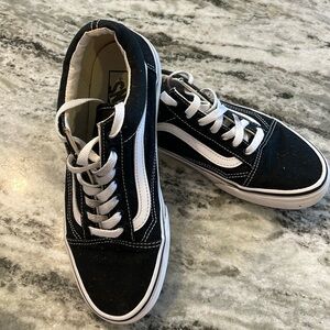 Vans Canvas Old Skool Black & White Shoes  Size 8.5 Women / 7 Men